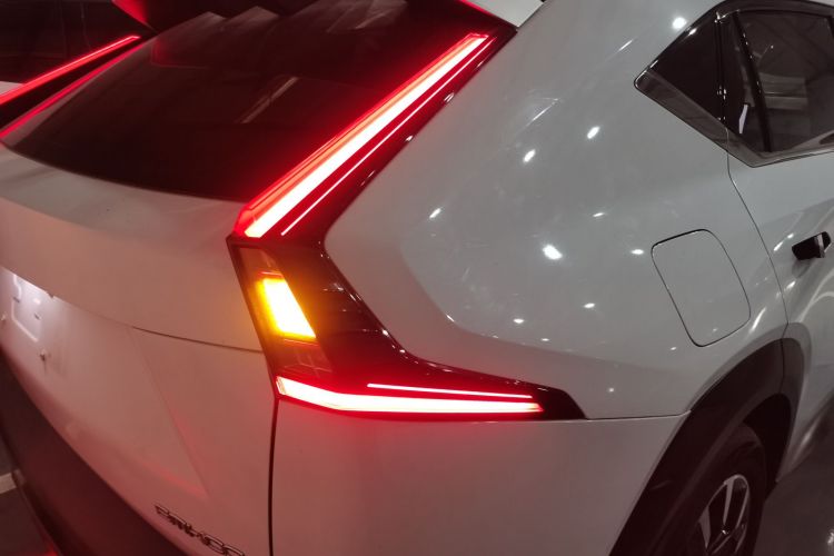 广汽传祺 影酷 2022款 1.5T 超新星Pro版车身外观9