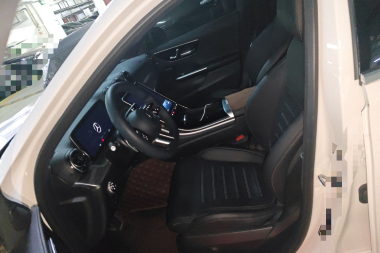 奔驰C级 2022款 改款 C 200 L 运动版局部细节19