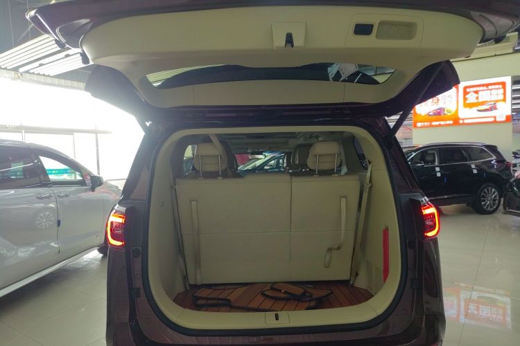 别克GL8 2022款 ES陆尊 653T 豪华型机舱底盘23