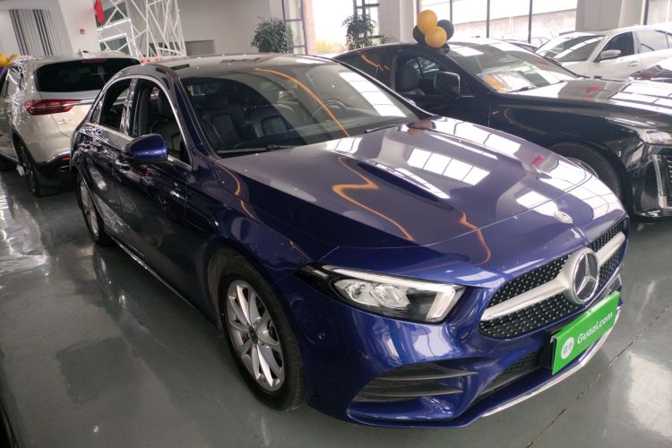 奔驰A级 2020款 改款 A 200 L 运动轿车动感型车身外观3