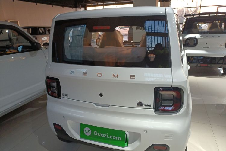 吉利银河 2024款 熊猫mini 200km 耐力熊车身外观6