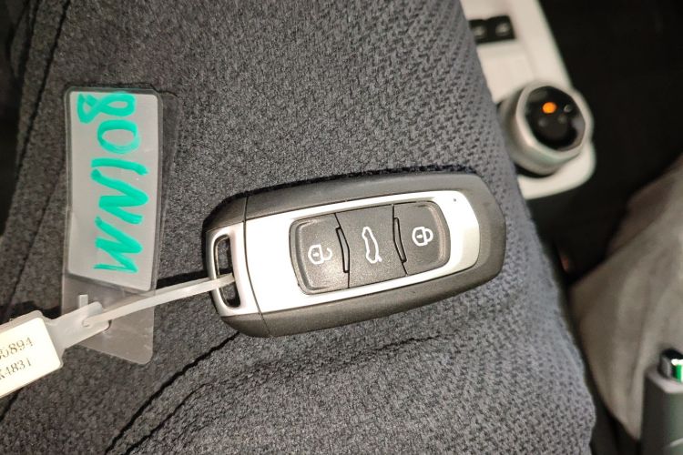 吉利银河 2025款 210km 熊猫卡丁中控内饰11