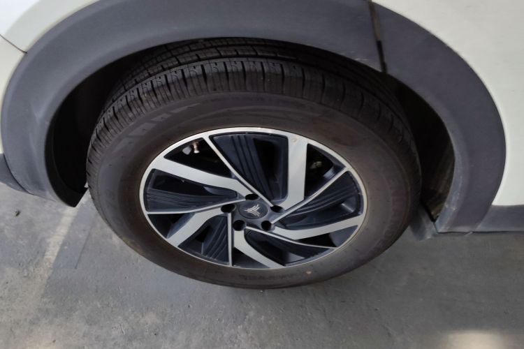 哪吒汽车 哪吒U 2021款 Pro 400 巡航版车身外观56