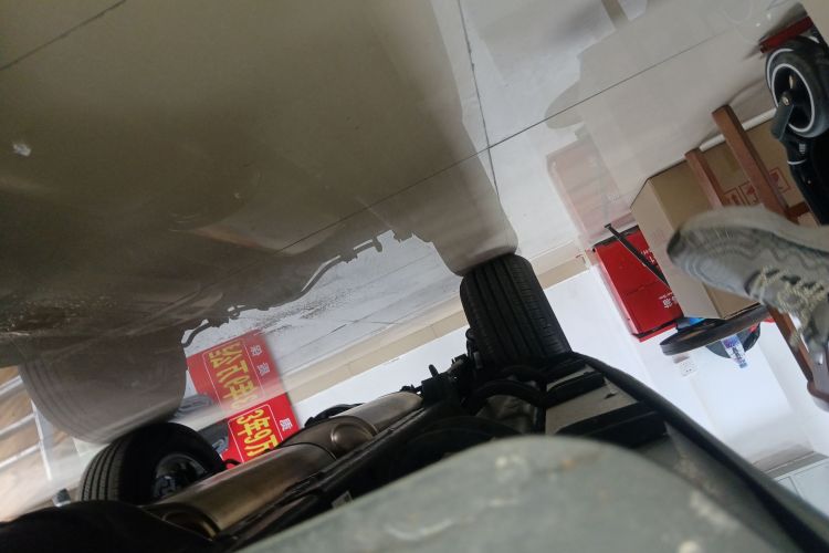 坦克300 2025款 2.0T 征服者局部细节9001