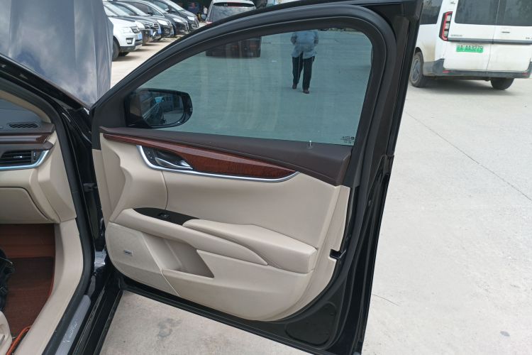 凯迪拉克XTS 2017款 28T 精英型中控内饰7005