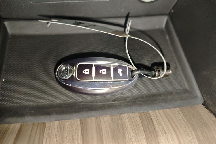 日产 天籁 2021款 2.0L XL 舒适版中控内饰11