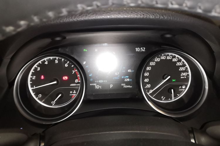 丰田 凯美瑞 2021款 2.0G 豪华版中控内饰14