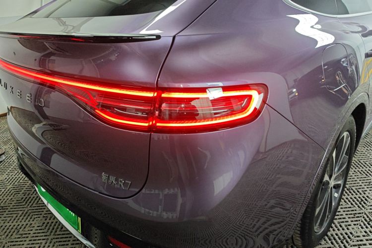 鸿蒙智行 智界R7 2025款 增程 251km Max车身外观9