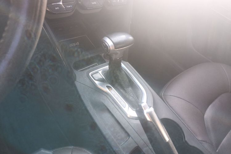 广汽传祺 传祺GS4 2015款 200T G-DCT豪华版中控内饰18