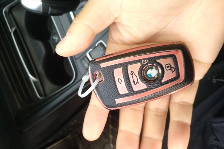 宝马3系 2018款 318Li中控内饰7001