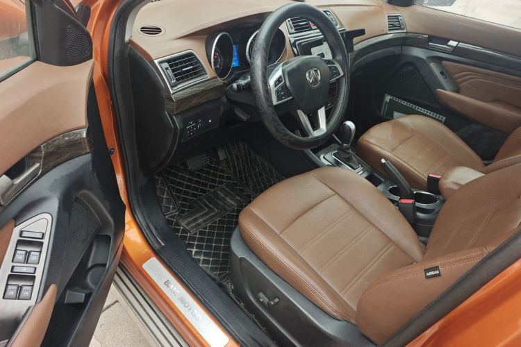 北汽威旺S50 2016款 1.5T CVT欢动尊贵型中控内饰20