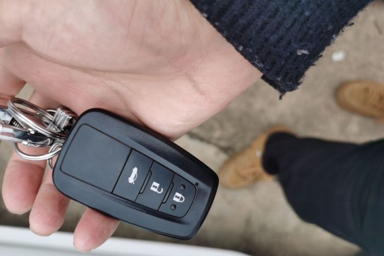 丰田 雷凌 2023款 185T CVT豪华版中控内饰11