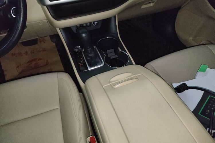 丰田 汉兰达 2018款 2.0T 两驱精英版 5座 国V中控内饰18