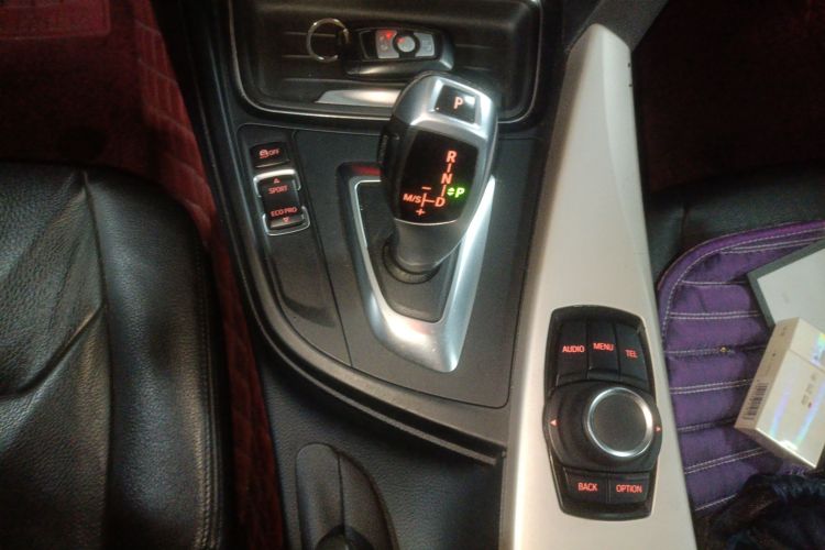 宝马3系GT 2013款 320i 领先型局部细节18