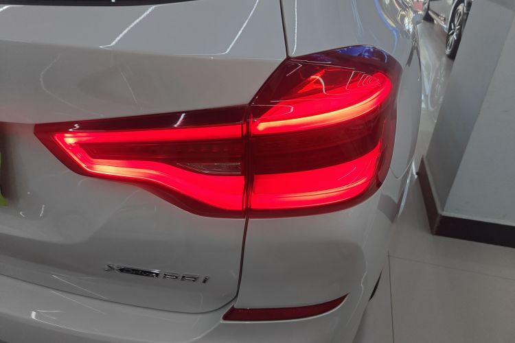 宝马X3 2020款  xDrive28i M运动套装车身外观9