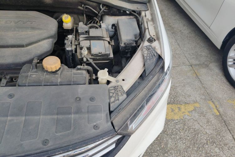 宝骏360 2018款 1.5L 自动豪华型 国V机舱底盘26