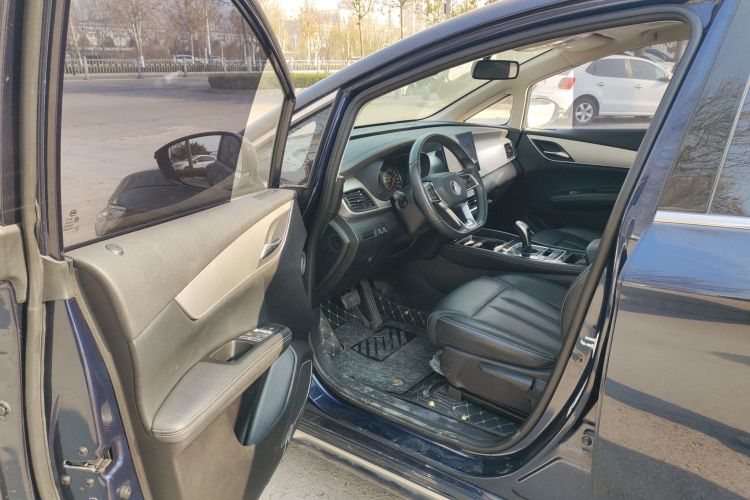 比亚迪 宋MAX 2021款 升级版 1.5T 自动豪华型 7座中控内饰20