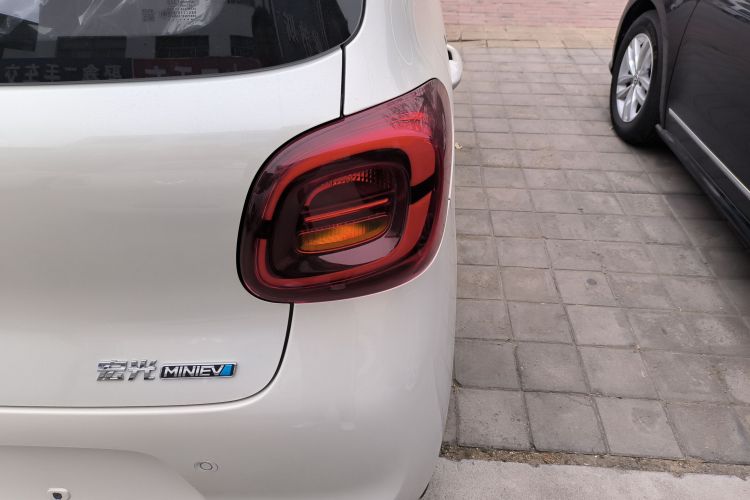 五菱汽车 宏光MINIEV 2025款 四门版 进阶款车身外观9