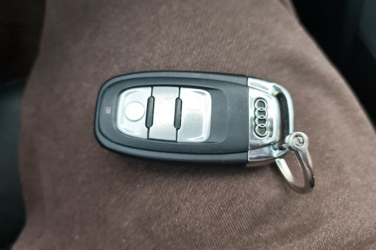 奥迪A6L 2018款 30周年年型 35 TFSI 时尚型中控内饰11