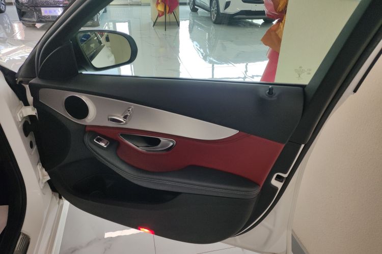 奔驰C级 2018款 C 200 运动版中控内饰42