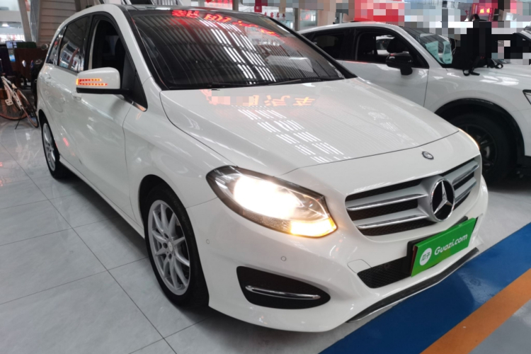奔驰B级 2015款 B 200 动感型车身外观3