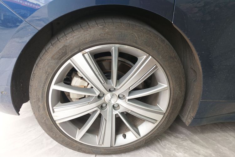 极氪001 2023款 WE版 86kWh车身外观6008