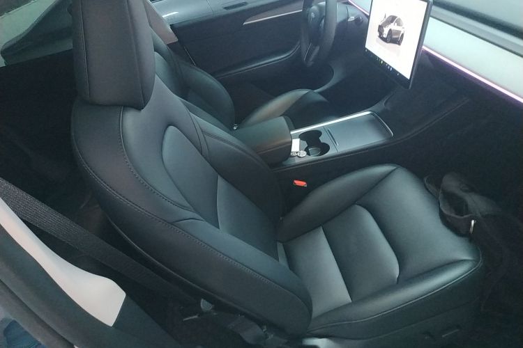 特斯拉 Model Y 2024款 长续航全轮驱动版局部细节41