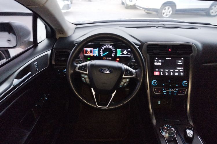 福特 蒙迪欧 2017款 EcoBoost 180 豪华型中控内饰13