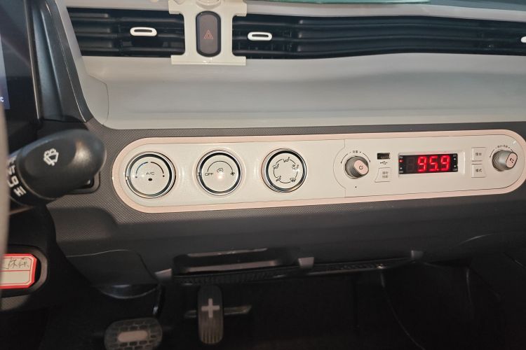 五菱汽车 宏光MINIEV 2021款 马卡龙臻享款 磷酸铁锂中控内饰16