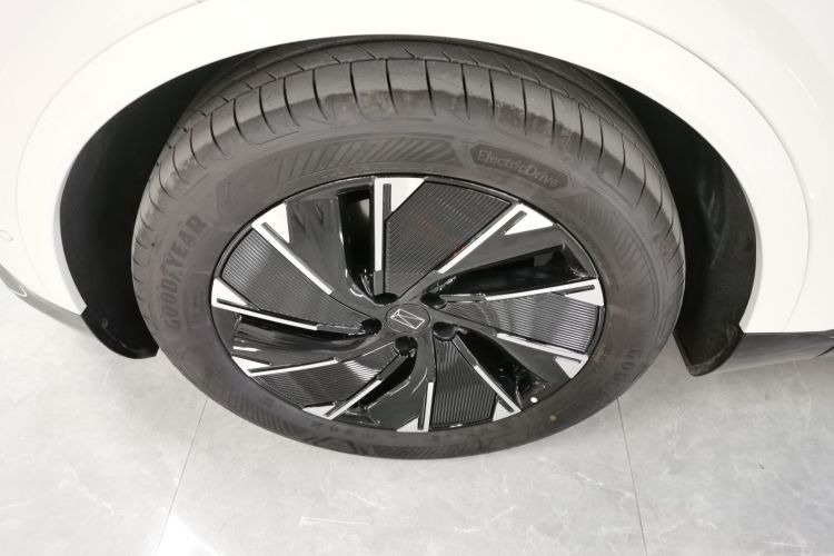 阿维塔07 2026款 Max+ 增程版 52.01kWh车身外观6002