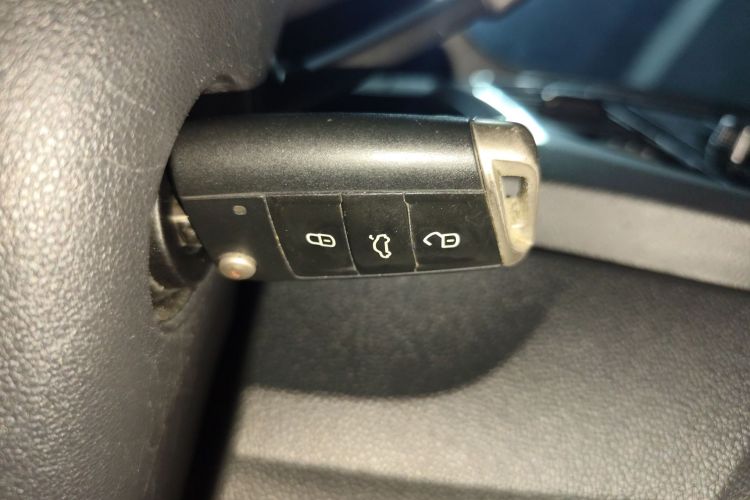 大众 T-ROC探歌 2020款 230TSI DSG两驱进取型中控内饰11