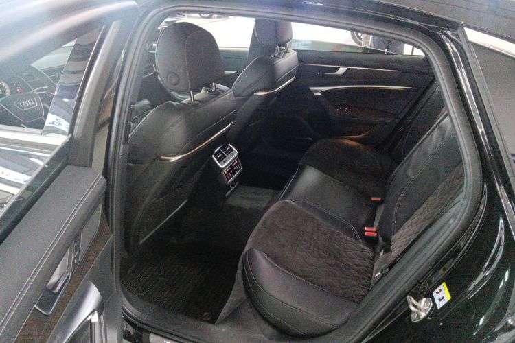 奥迪A6L 2022款 55 TFSI quattro 尊享动感型中控内饰21