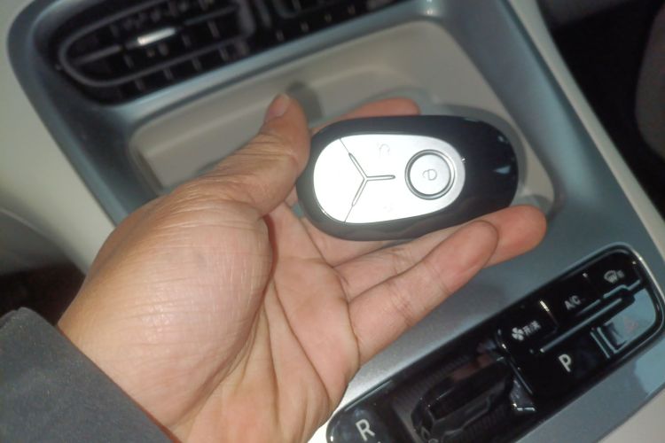 吉利银河 星愿 2025款 310km 青春版中控内饰11