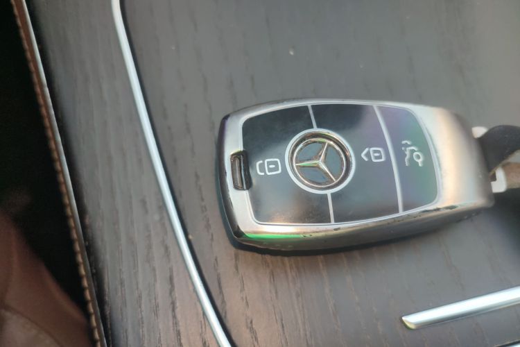 奔驰E级 2020款 改款 E 300 L 运动时尚型中控内饰11