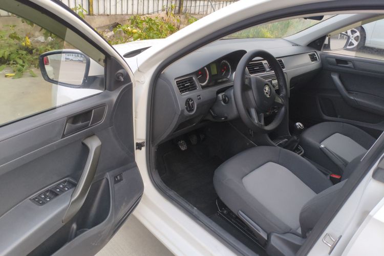 斯柯达 昕锐 2018款 1.4L 手动标准版中控内饰20