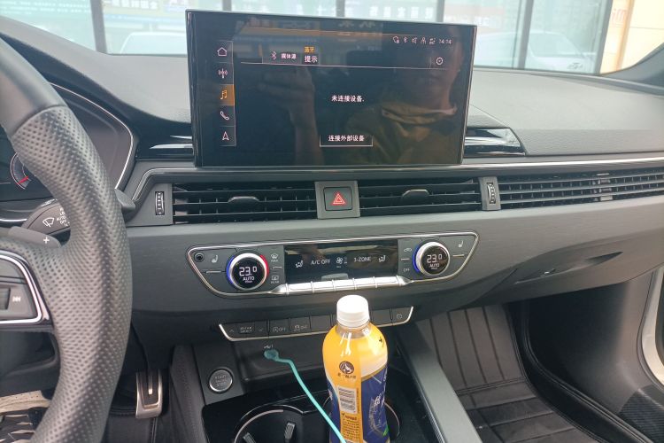 奥迪A4L 2024款 40 TFSI 豪华动感型中控内饰16