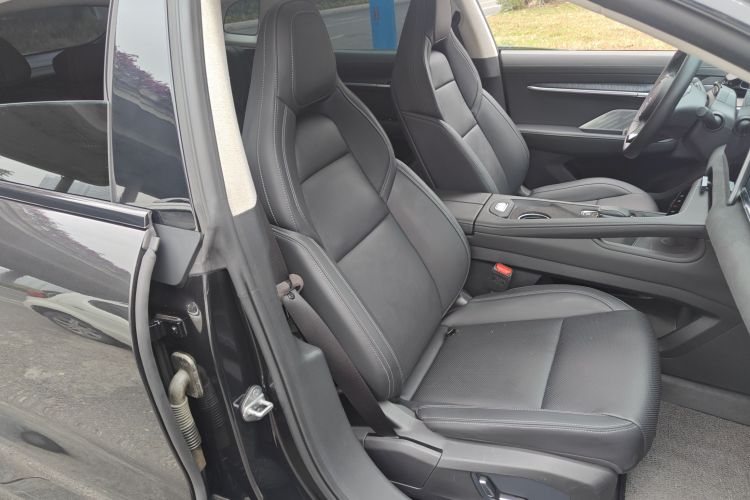 极氪001 2022款 长续航双电机 WE版局部细节41