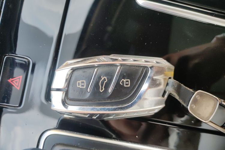 荣威i6 MAX 2020款 300TGI 自动爽酷天幕版中控内饰11