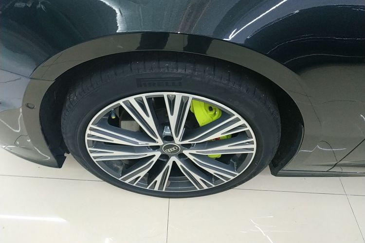 奥迪A6L 2023款 改款 55 TFSI quattro 尊享动感型车身外观6007