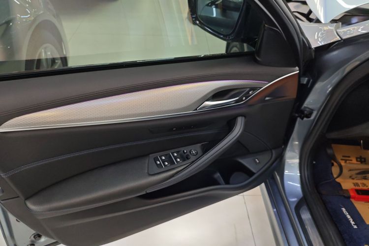 宝马5系(进口) 2018款 525i M运动套装中控内饰7007