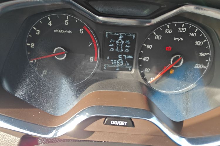 宝骏310W 2017款 1.5L 手动时尚型 国V中控内饰14