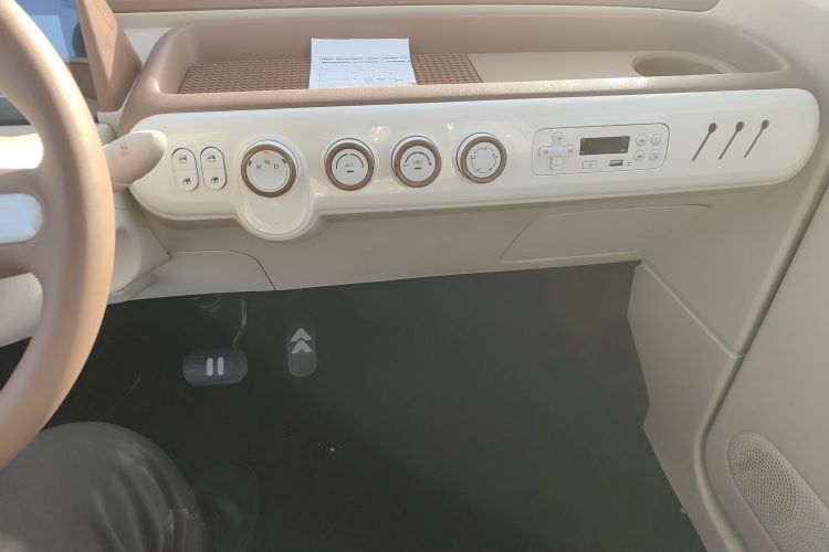 奔腾小马 2026款 222km 萌趣马 Plus中控内饰16