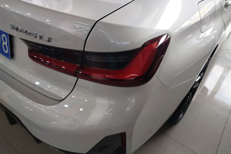 宝马3系 2024款 325Li M运动套装车身外观9