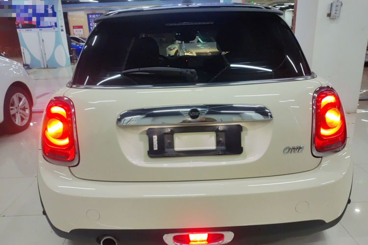 MINI 2018款 1.5T ONE PLUS车身外观6