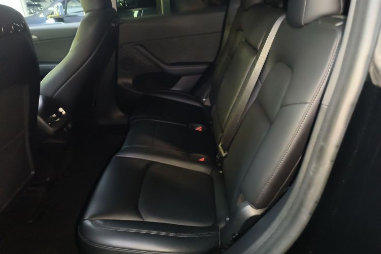 特斯拉 Model Y 2022款 改款 后轮驱动版中控内饰7004