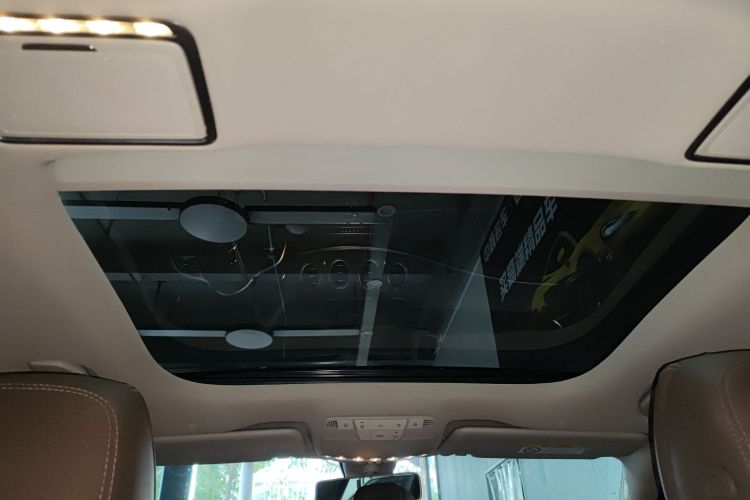 奔驰E级 2020款 E 300 L 豪华型中控内饰22