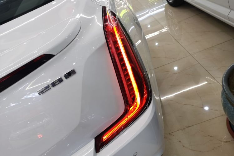 凯迪拉克XTS 2018款 28T 技术型车身外观9