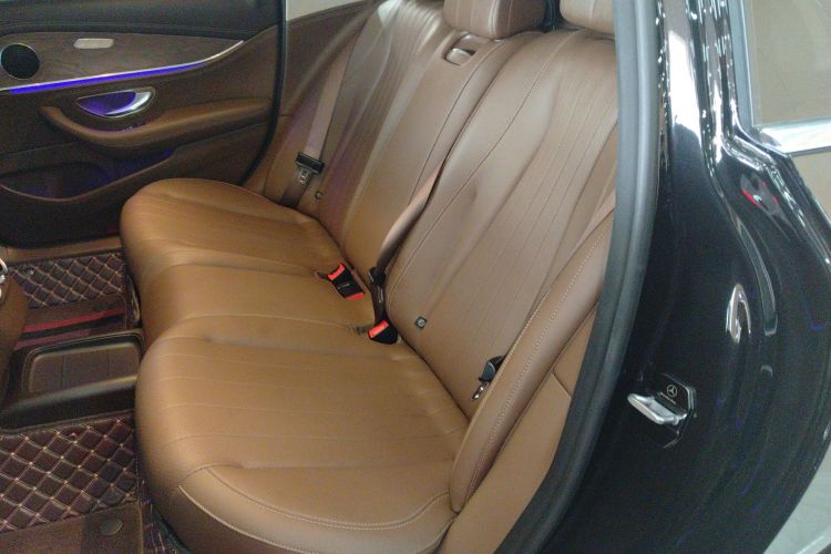 奔驰E级 2020款 E 260 L中控内饰21