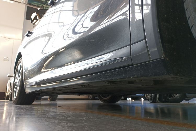 鸿蒙智行 智界R7 2025款 增程 251km Max局部细节9001