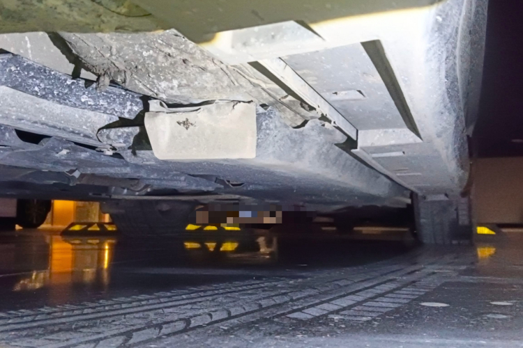 英菲尼迪Q70 2019款 Q70L 2.0T 精英版 PLUS局部细节9004